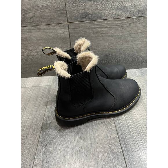 Dr. Martens 2976 Faux Fur Lined Platform Chelsea Boots Black 8 S000080 - Picture 4 of 11